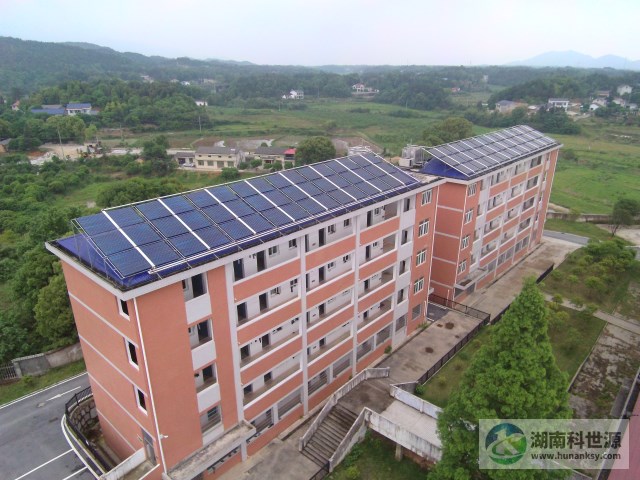長沙縣石常中學(xué)宿舍樓及食堂太陽能熱水系統(tǒng)工程