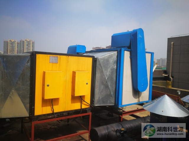 長(zhǎng)沙麗發(fā)新城商業(yè)樓油煙凈化系統(tǒng)及煙道安裝工程