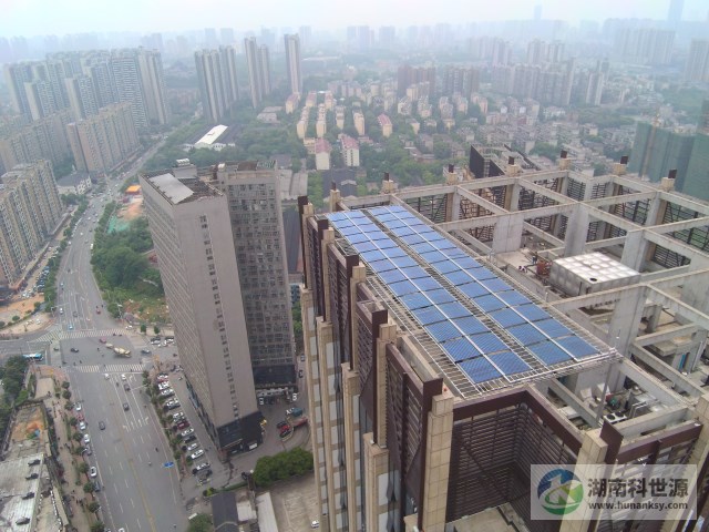 長(zhǎng)沙市五江天街北區(qū)商業(yè)樓屋面太陽(yáng)能熱水系統(tǒng)