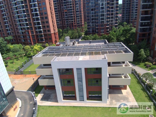 恒生碧水龍庭二期22棟幼兒園屋頂太陽能熱水系統(tǒng)