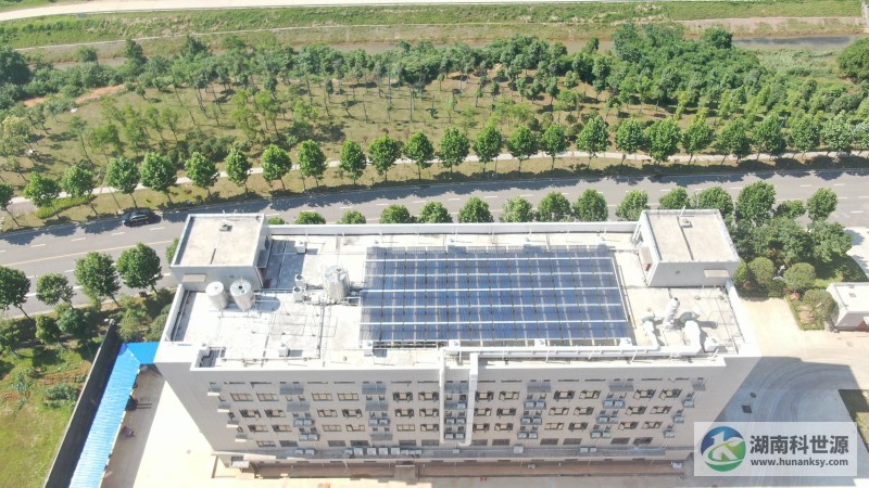 方盛博大制藥銅官園區(qū)項(xiàng)目食堂、宿舍屋頂太陽能熱水系統(tǒng)工程