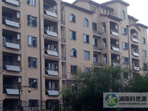 開福區(qū)沙河城項(xiàng)目陽臺壁掛式太陽能熱水器工程