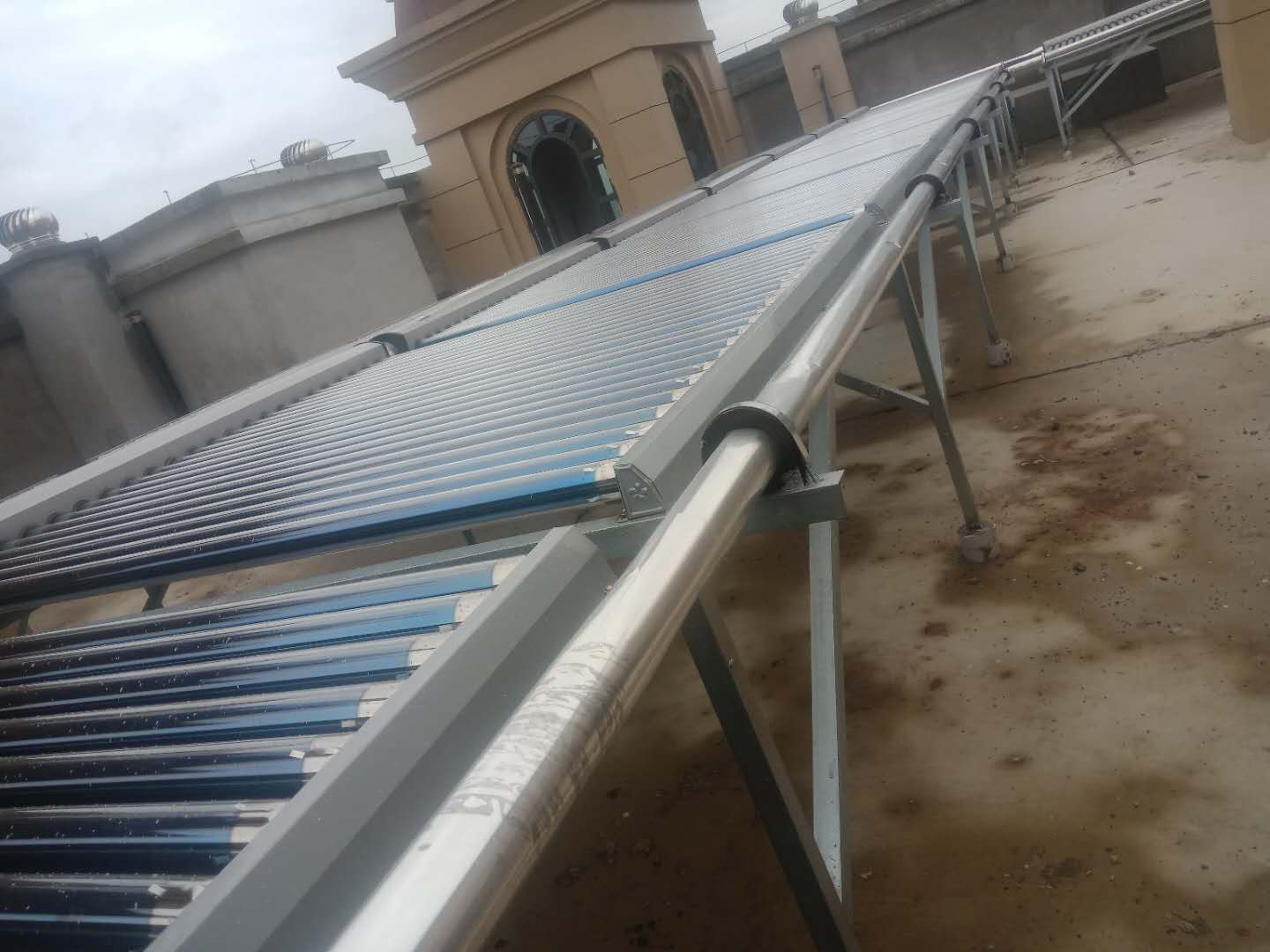 長(zhǎng)沙恒大御景半島8#地塊2#棟太陽(yáng)能熱水系統(tǒng)工程