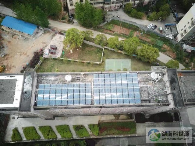 懷化學(xué)院宿舍屋頂太陽能熱水工程