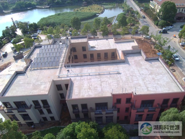 幼兒園屋頂太陽能熱水系統(tǒng)