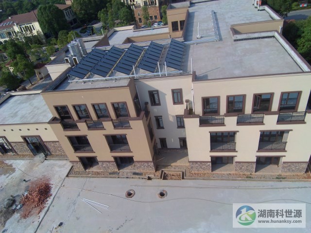 幼兒園屋頂太陽能熱水系統(tǒng)