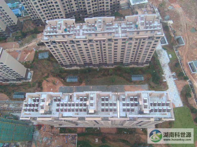 俯視屋頂一體式太陽能熱水器